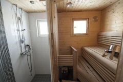 Sauna and shower facilities